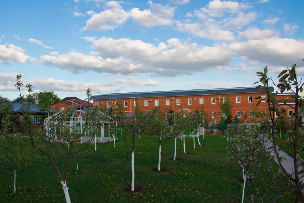 Uyut Vnukovo Hotel Moskova Dış mekan fotoğraf